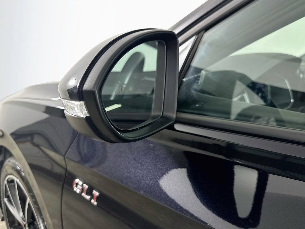 Used 2025 Volkswagen Jetta GLI Autobahn FWD image 36