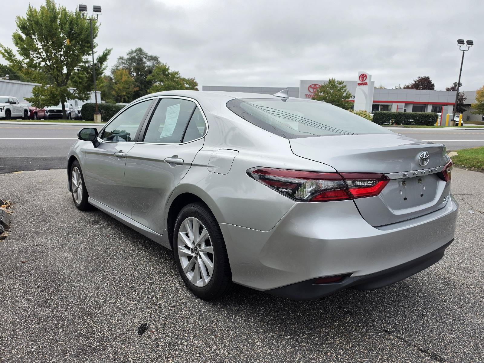 Used 2022 Toyota Camry LE AWD/4WD image 5