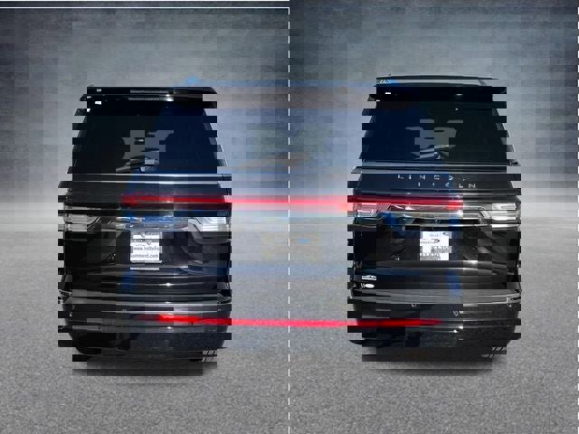 Used 2024 Lincoln Navigator L 4WD image 5