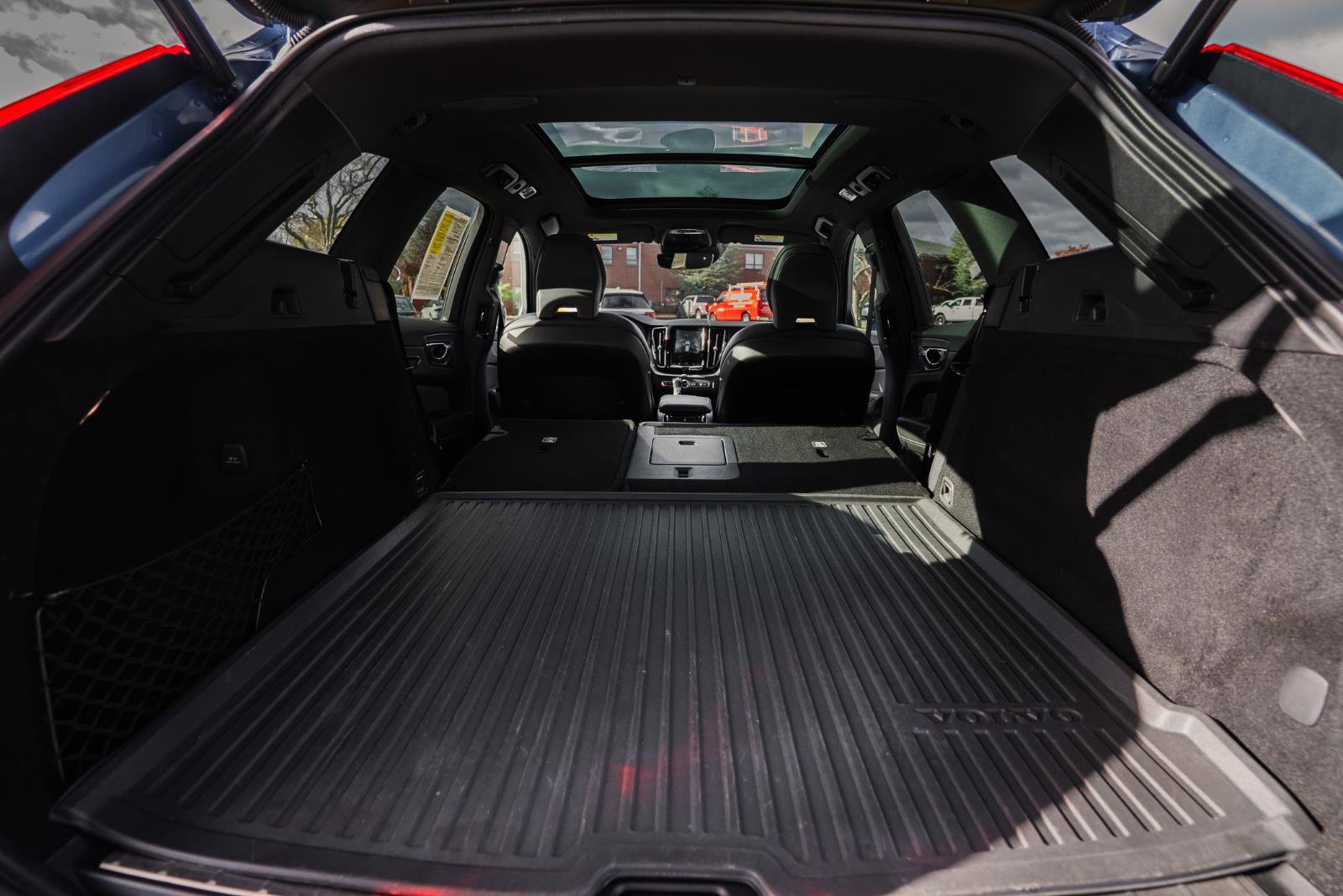 Used 2020 Volvo XC60 T6 R-Design image 46