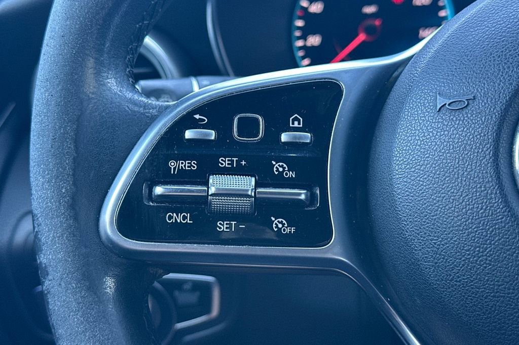 Used 2020 Mercedes-Benz GLC 300 4MATIC image 27