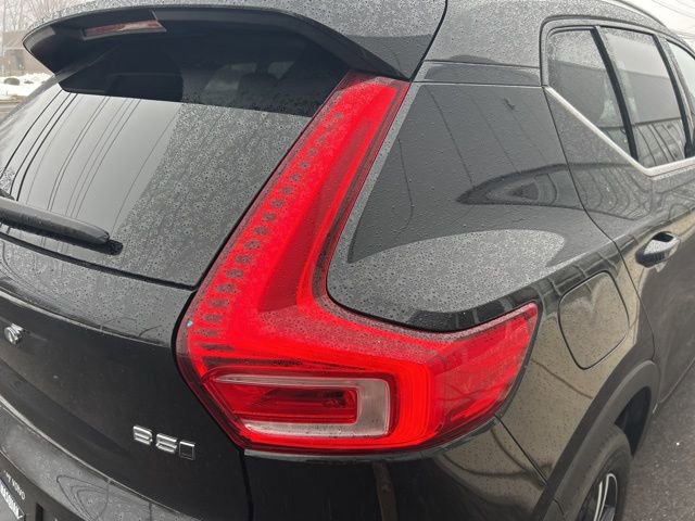 Certified 2025 Volvo XC40 B5 Core image 10