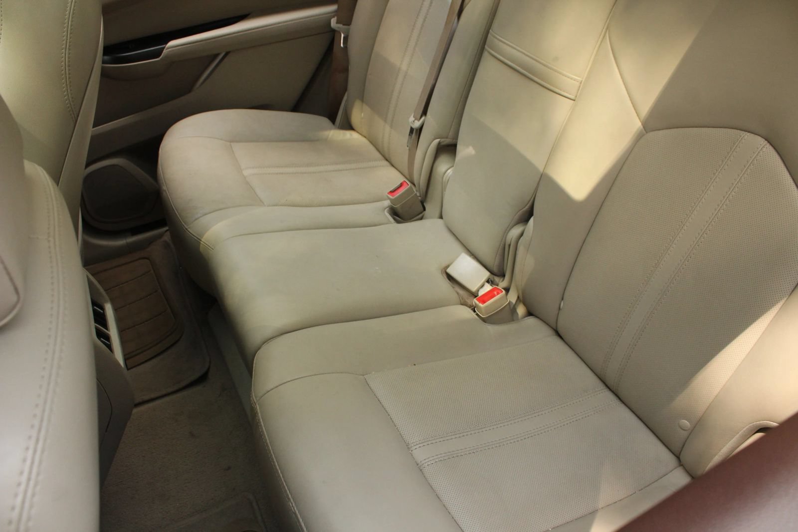 Used 2015 Cadillac SRX Luxury w/ Driver Awareness Package AWD/4WD image 19