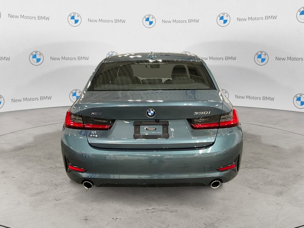 Used 2021 BMW 330i xDrive Sedan w/ Convenience Package image 4