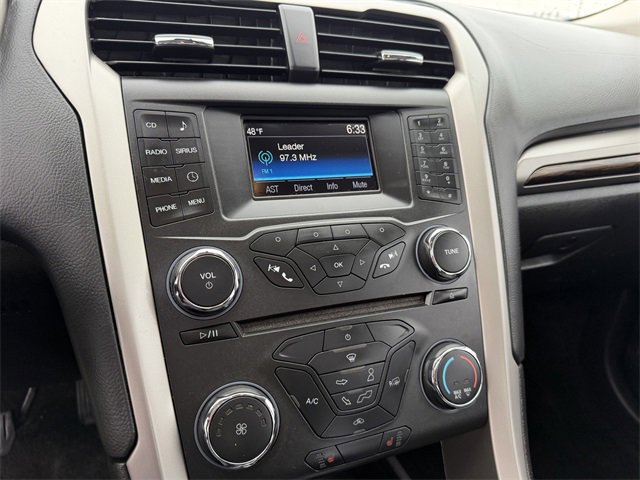 Used 2015 Ford Fusion SE w/ Equipment Group 202A image 23