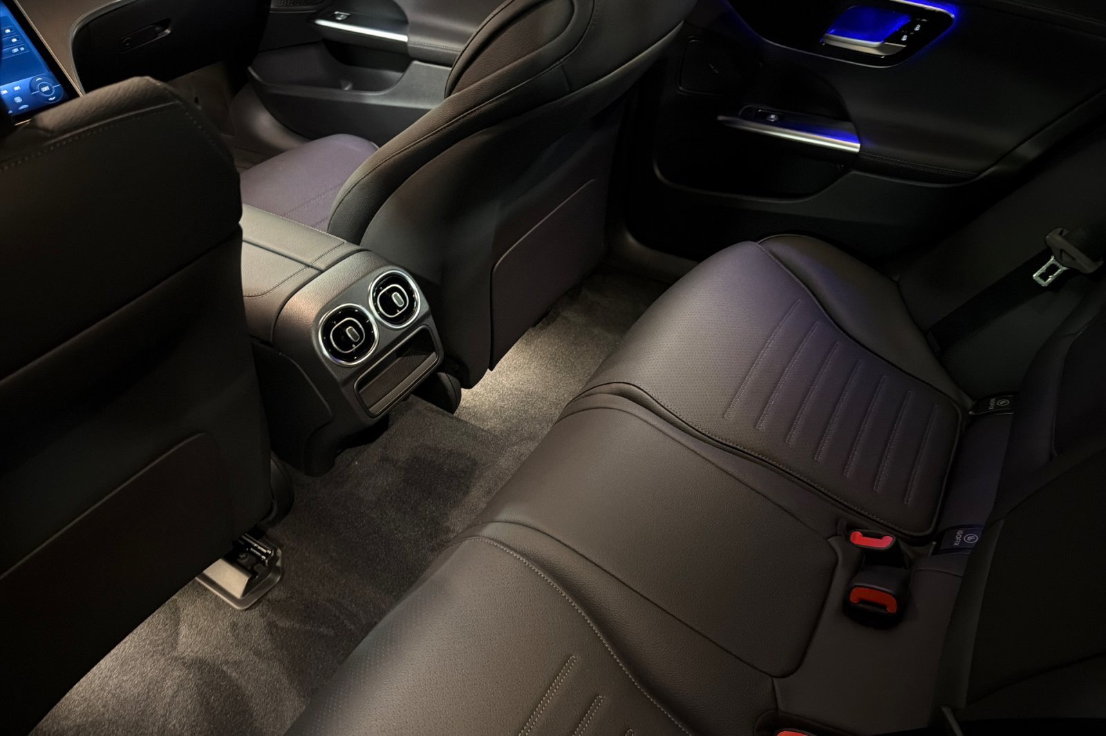 New 2026 Mercedes-Benz C 300 Sedan image 11