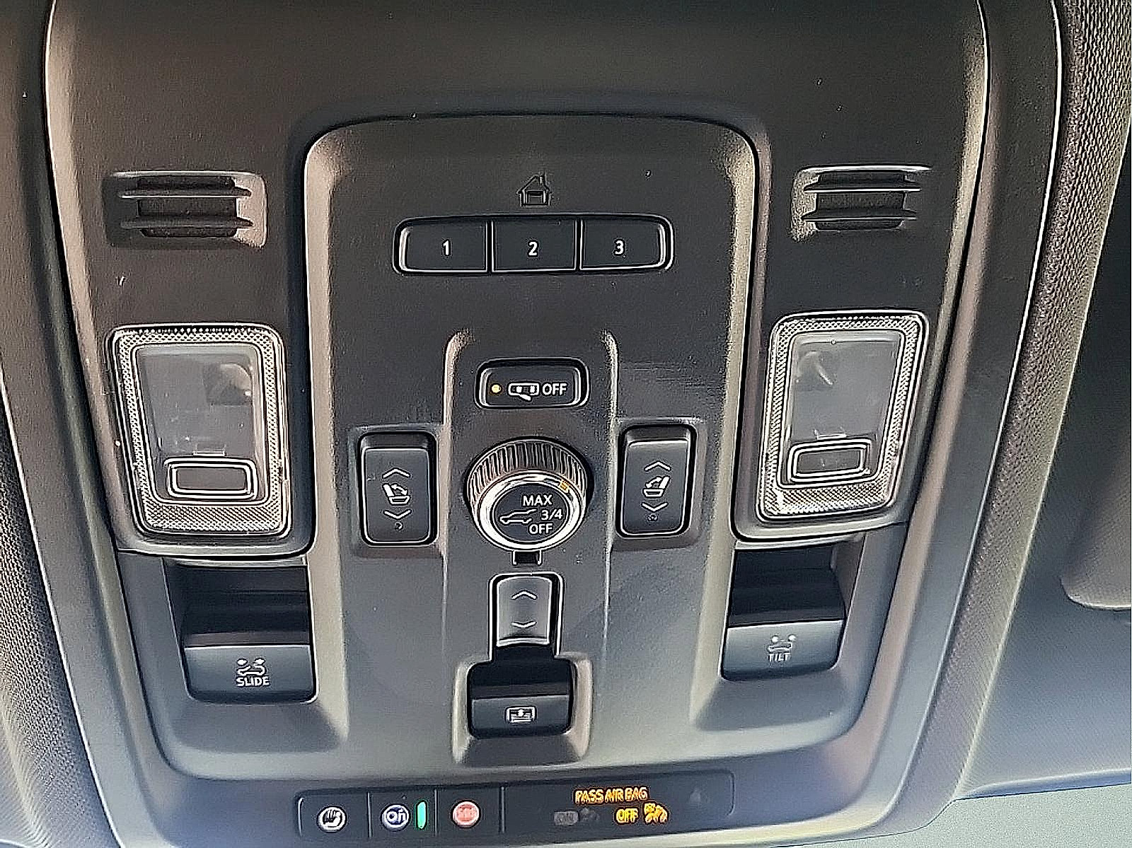 Used 2023 Chevrolet Tahoe Premier AWD/4WD image 30