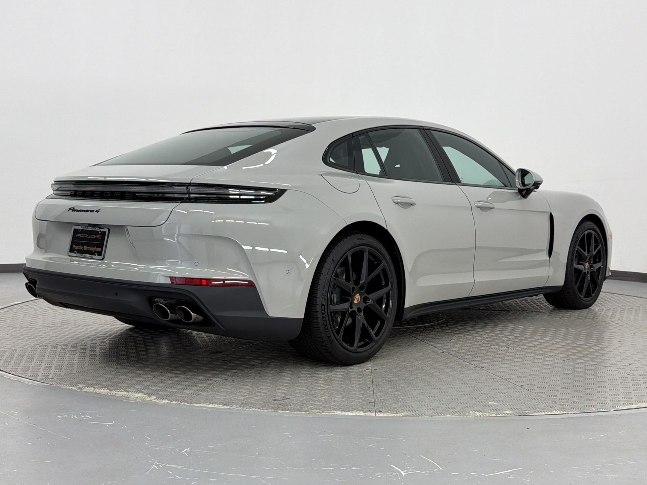 New 2026 Porsche Panamera image 9