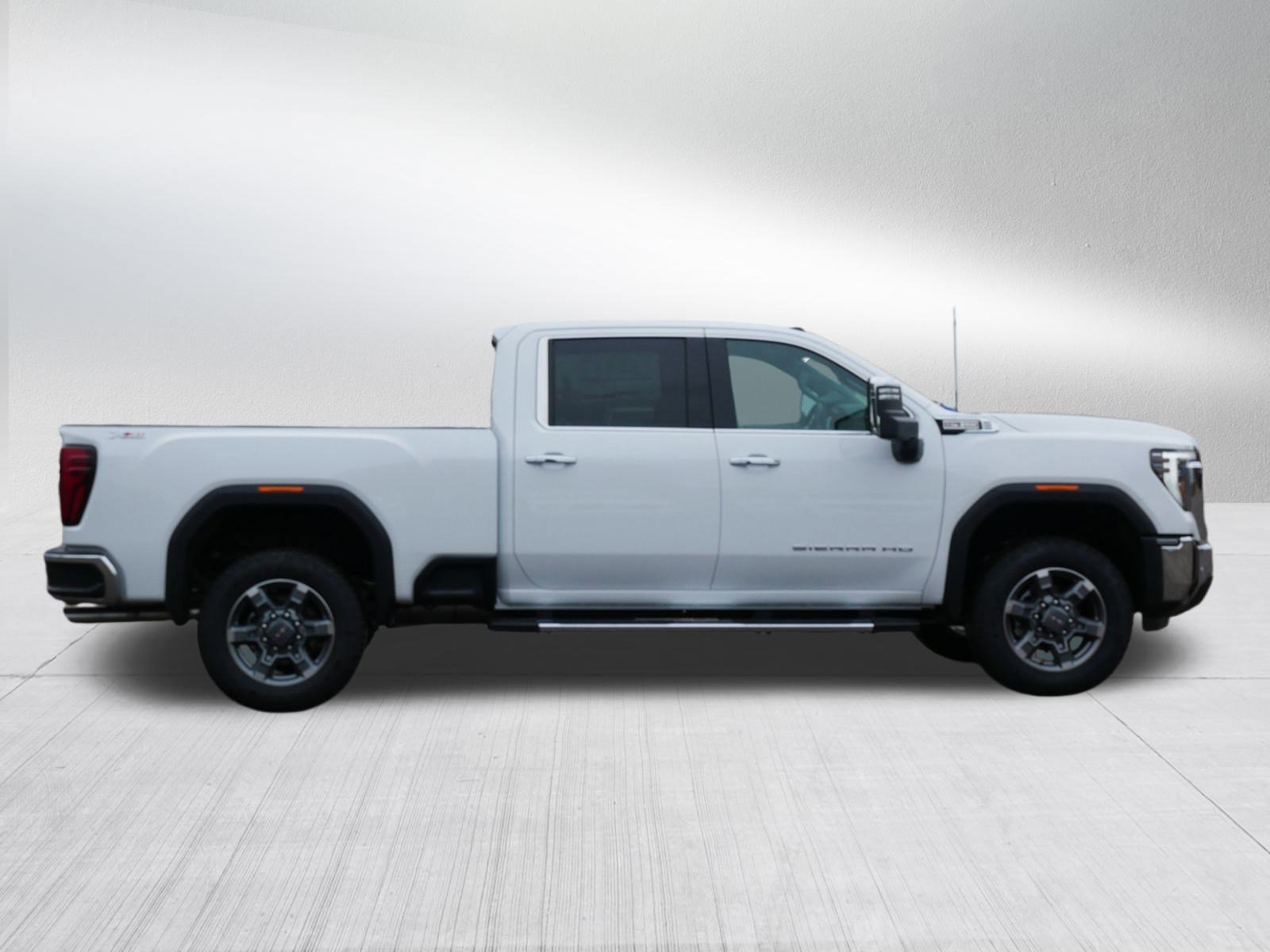 New 2026 GMC Sierra 2500 SLT w/ SLT Premium Package image 6