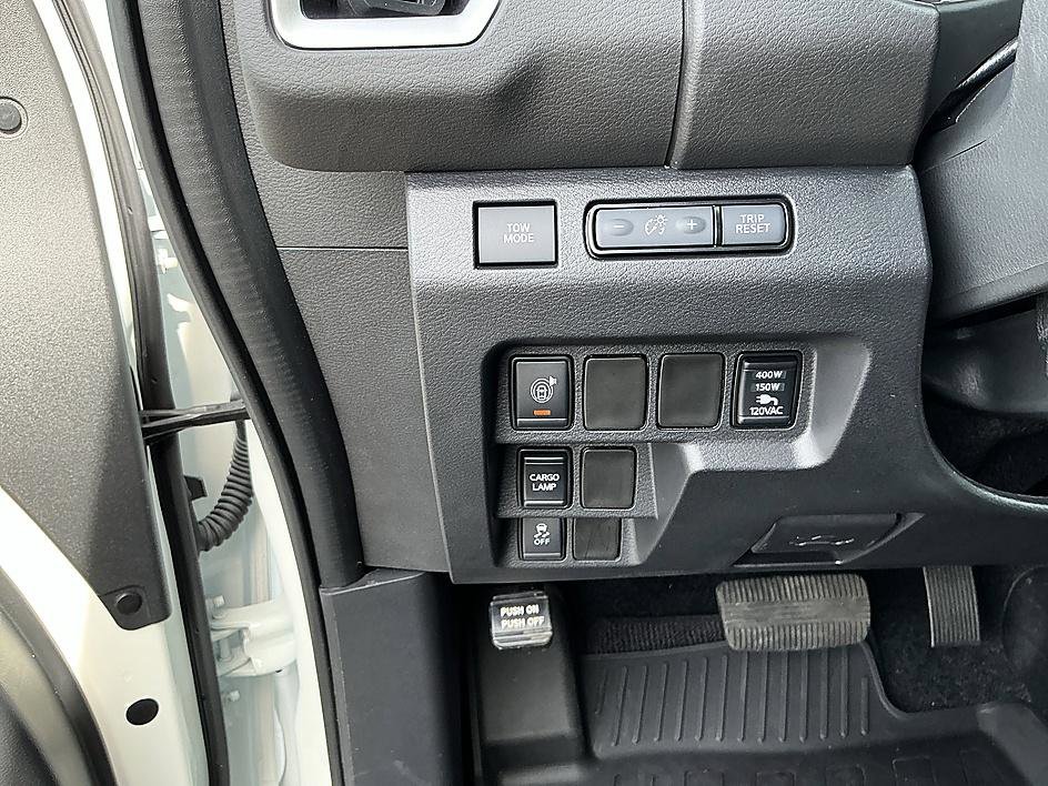 Certified 2025 Nissan Frontier SV w/ SV Convenience Package image 13