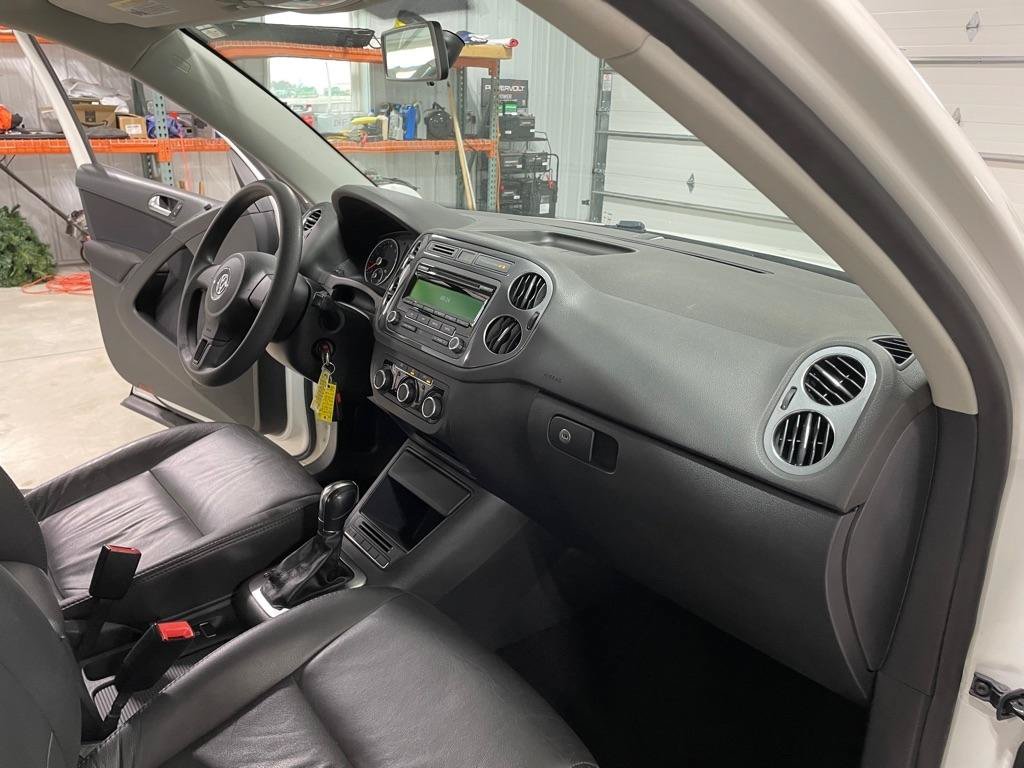 Used 2012 Volkswagen Tiguan S image 22