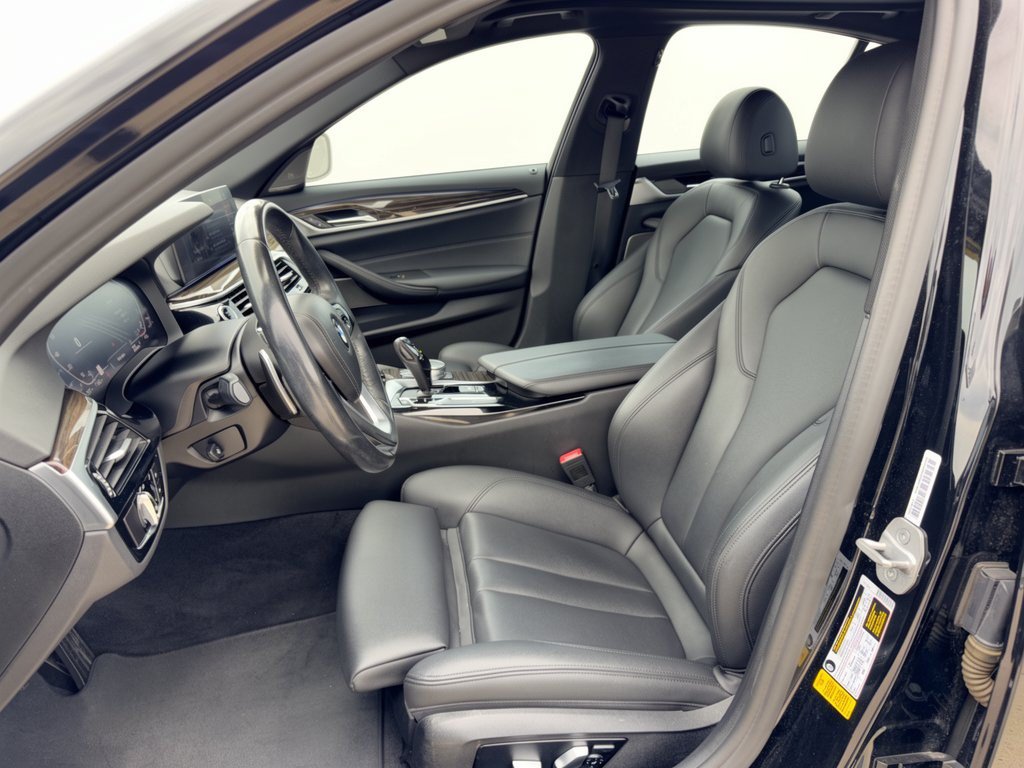 Used 2020 BMW 530i w/ Convenience Package RWD image 5
