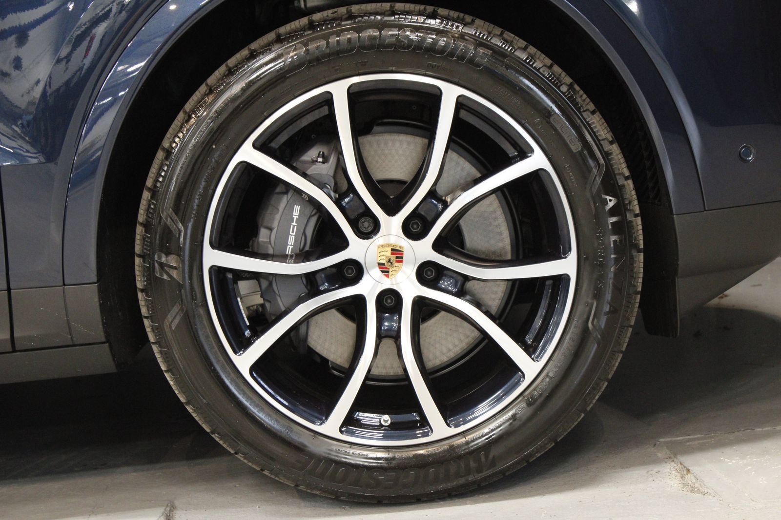 New 2026 Porsche Cayenne AWD/4WD image 9