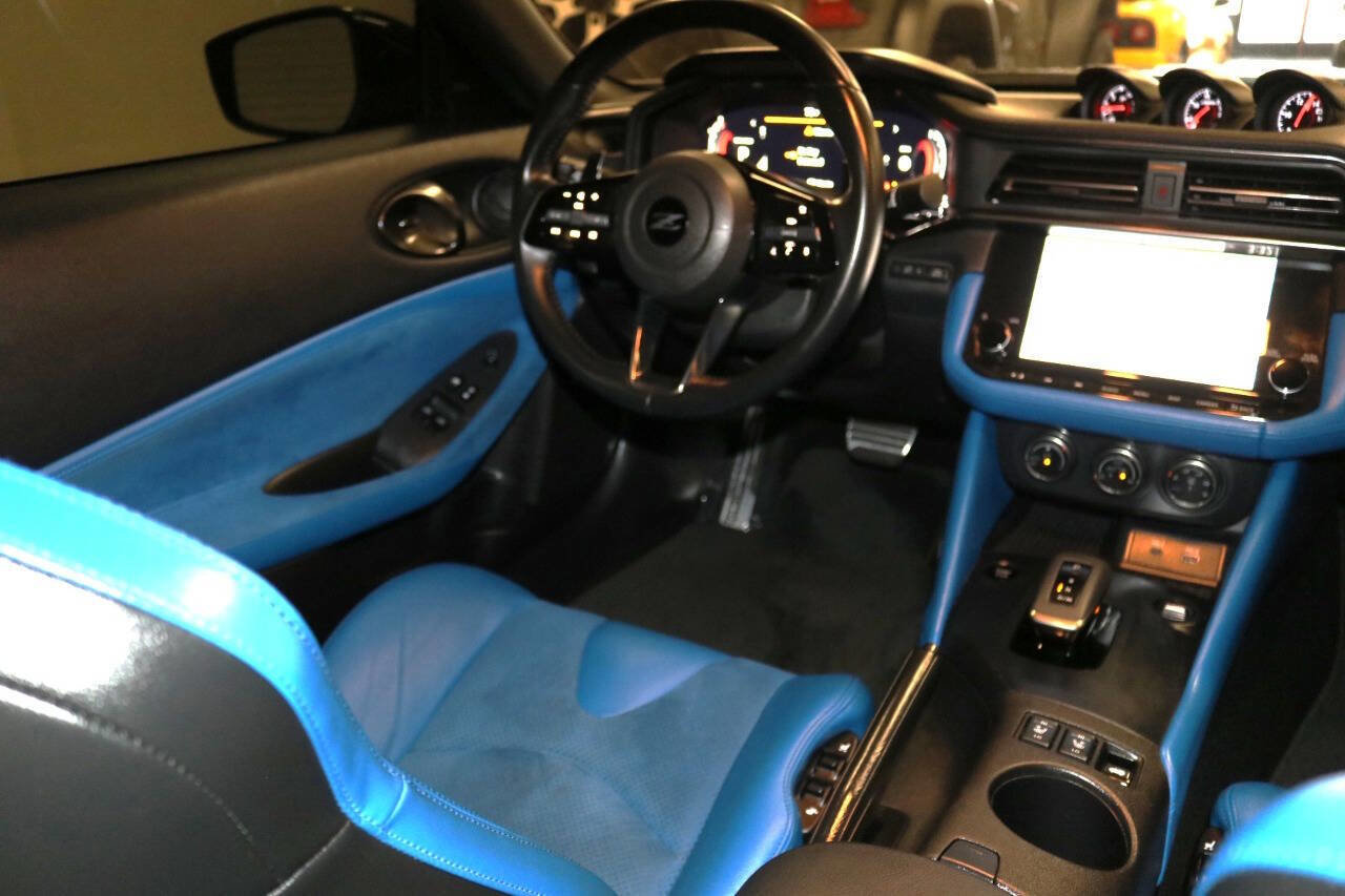 Used 2023 Nissan Z w/ Floor Mat Package (L93) RWD image 15