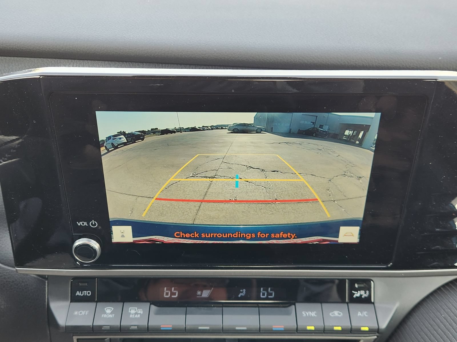 Used 2025 Toyota Camry SE w/ Convenience Package FWD image 21