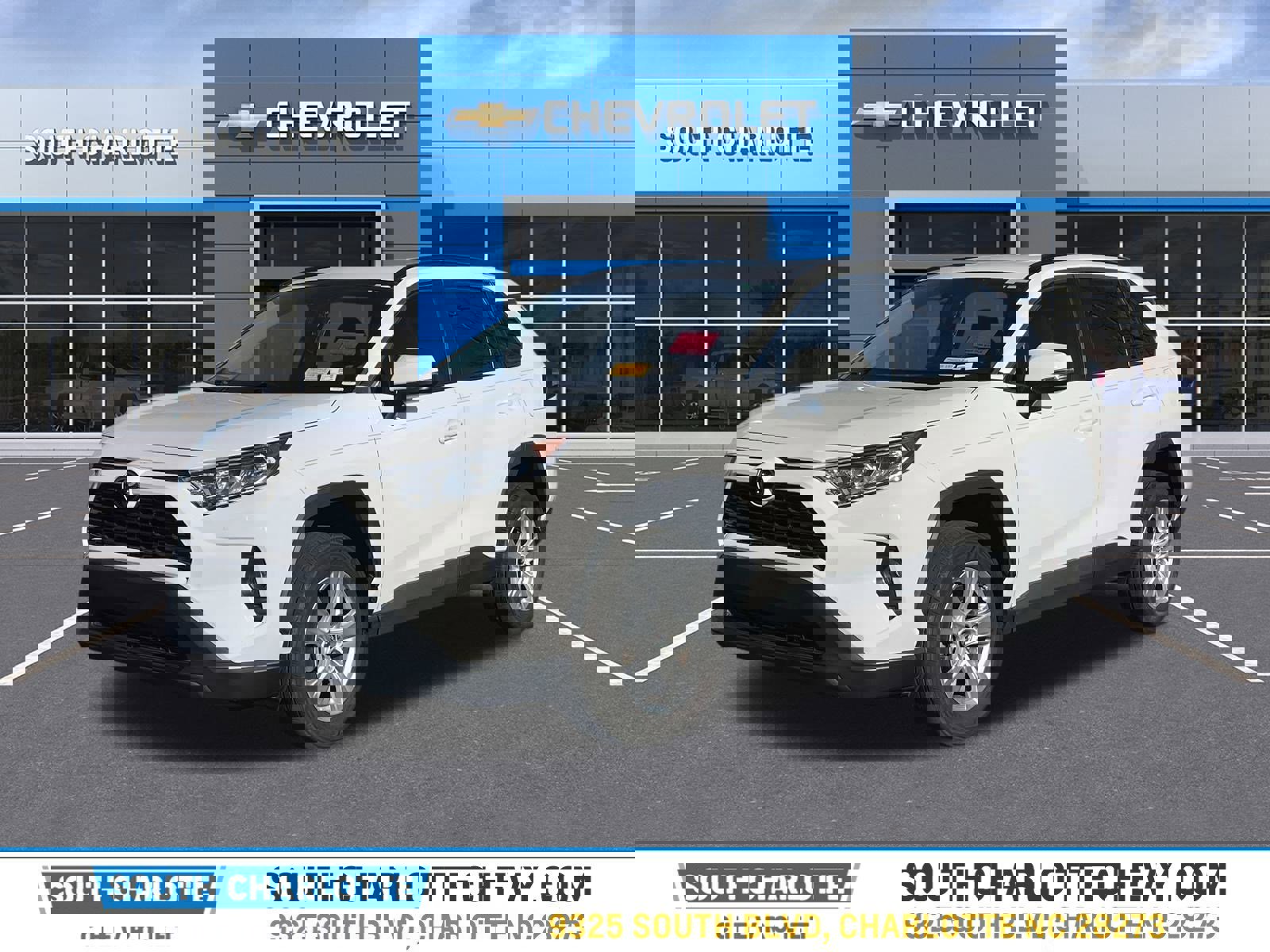 Used 2021 Toyota RAV4 XLE image 1