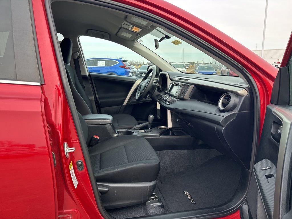 Used 2015 Toyota RAV4 LE image 37