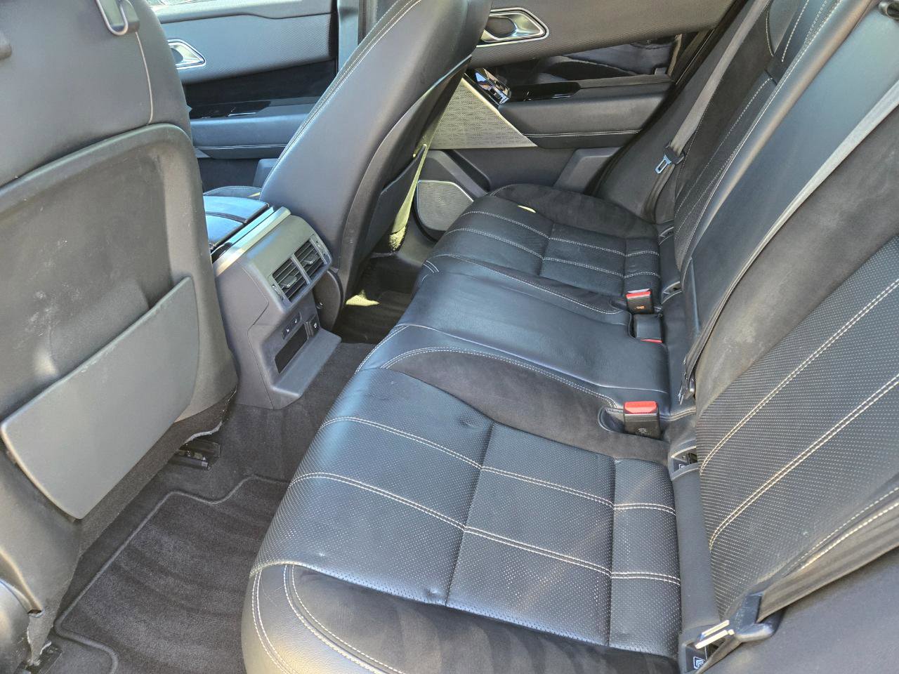 Used 2018 Land Rover Range Rover Velar R-Dynamic SE image 22