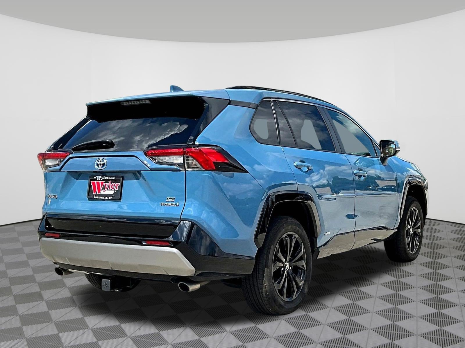 Used 2022 Toyota RAV4 SE AWD/4WD image 6