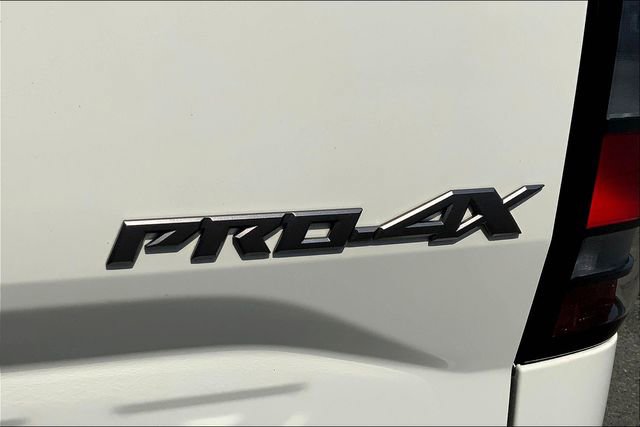 Used 2022 Nissan Frontier PRO-4X image 22