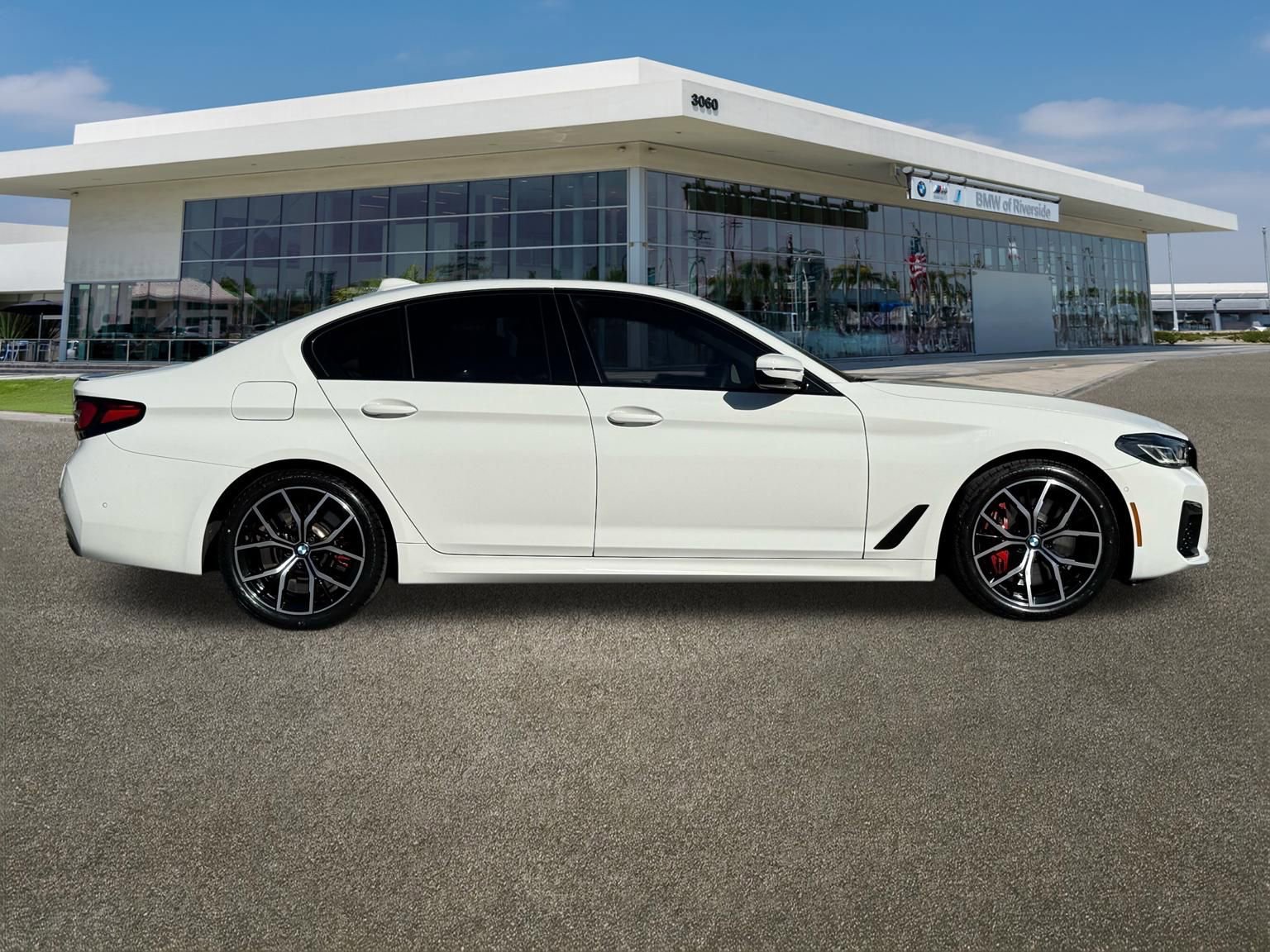 Used 2023 BMW 540i w/ M Sport Package image 11