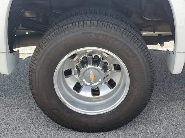 Used 2024 Chevrolet Silverado 3500 High Country w/ High Country Premium Package AWD/4WD image 7