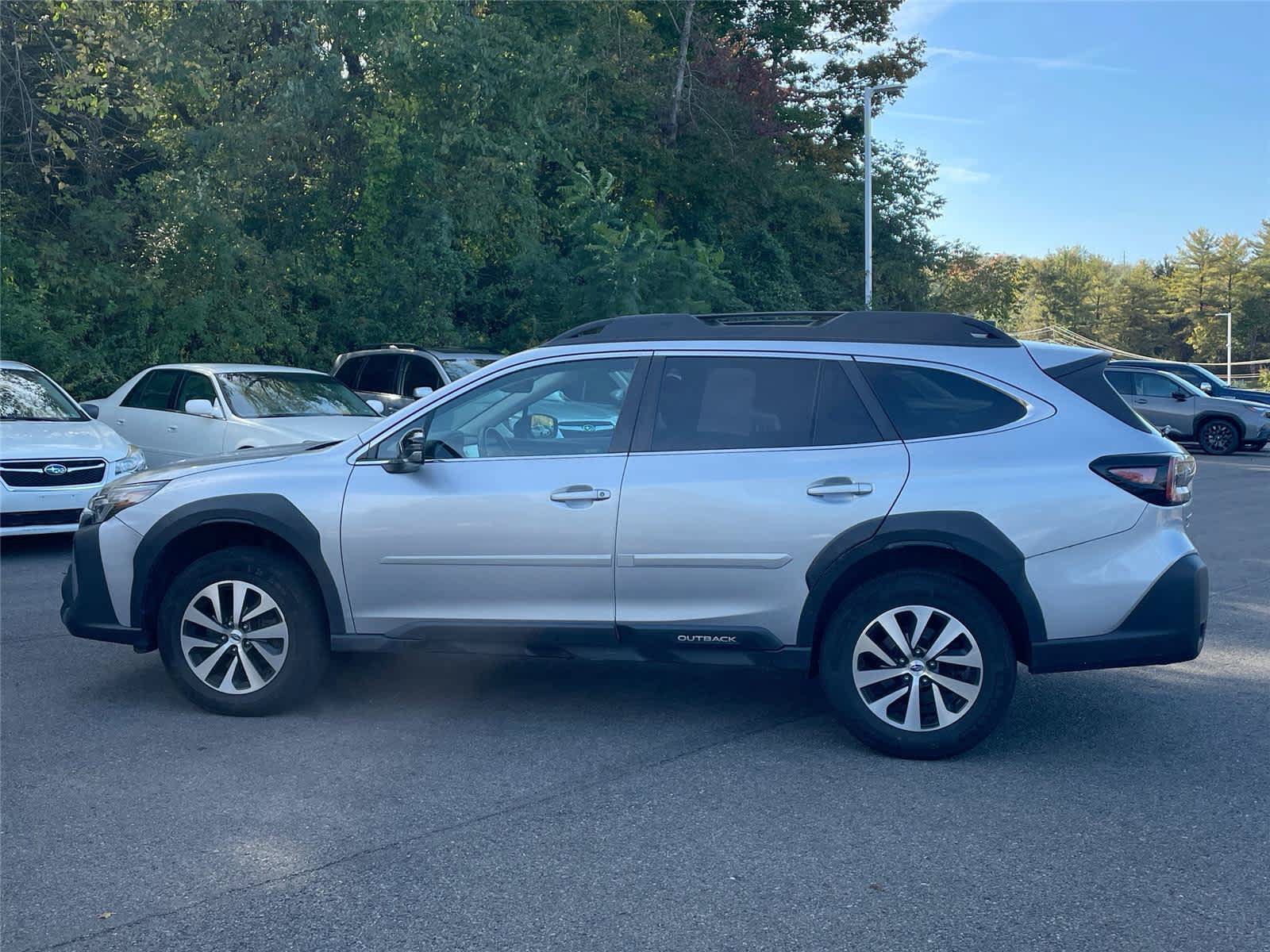 Certified 2023 Subaru Outback Premium AWD/4WD image 2