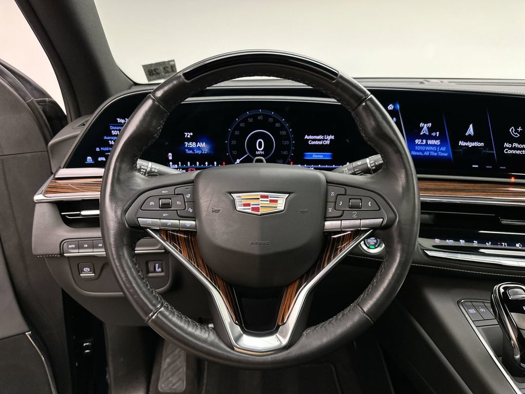 Used 2023 Cadillac Escalade Premium Luxury AWD/4WD image 31