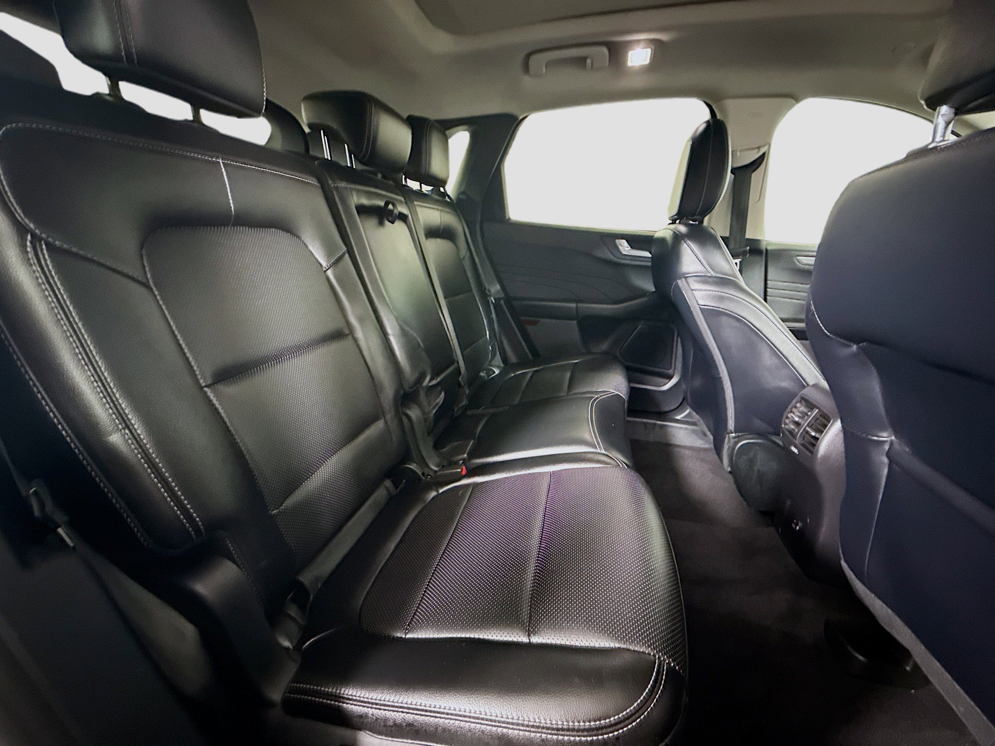 Used 2022 Ford Escape Titanium w/ Class II Trailer Tow Package image 27