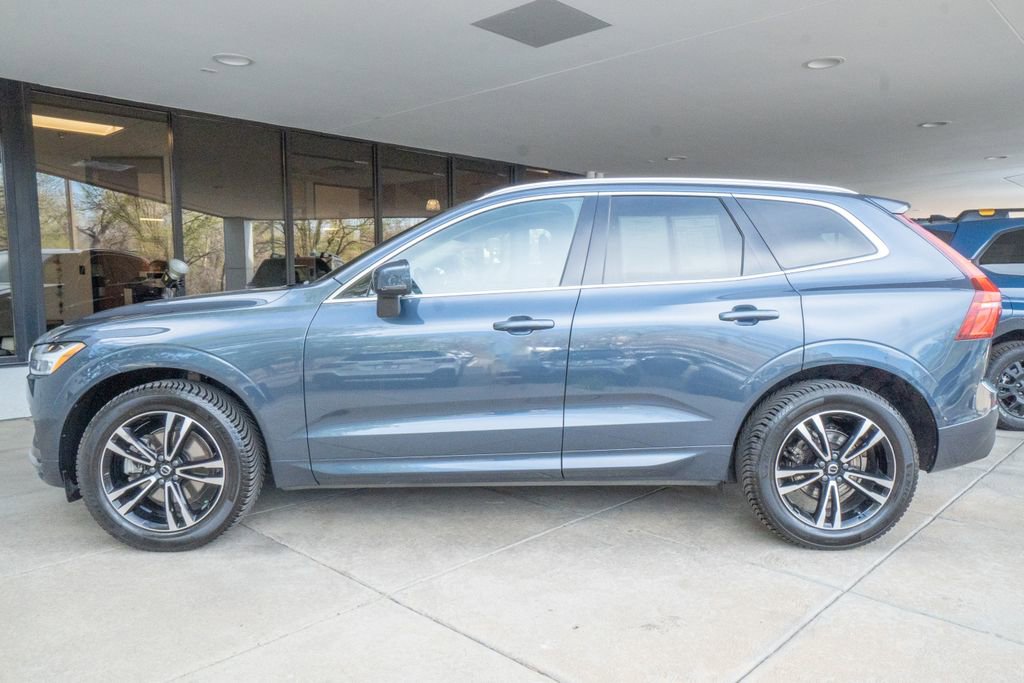 Used 2021 Volvo XC60 T5 Momentum w/ Climate Package image 4