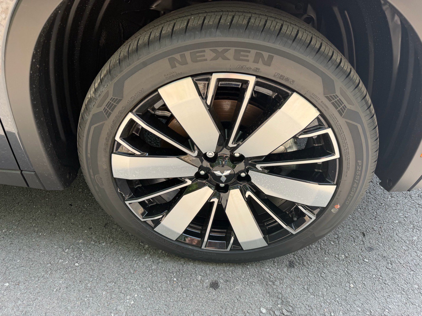 New 2026 Mitsubishi Outlander SE AWD/4WD image 9