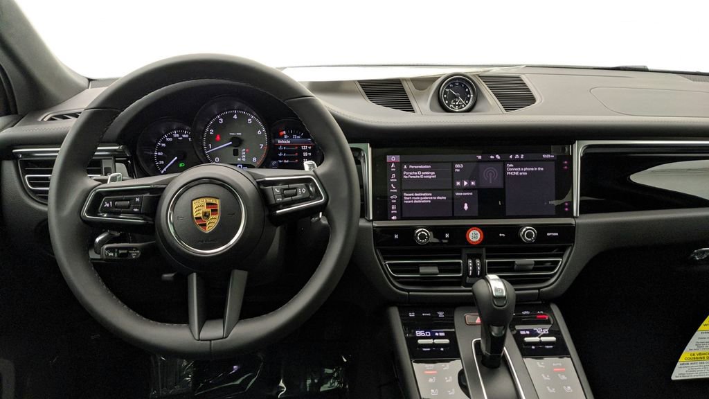 Certified 2024 Porsche Macan S AWD/4WD image 40