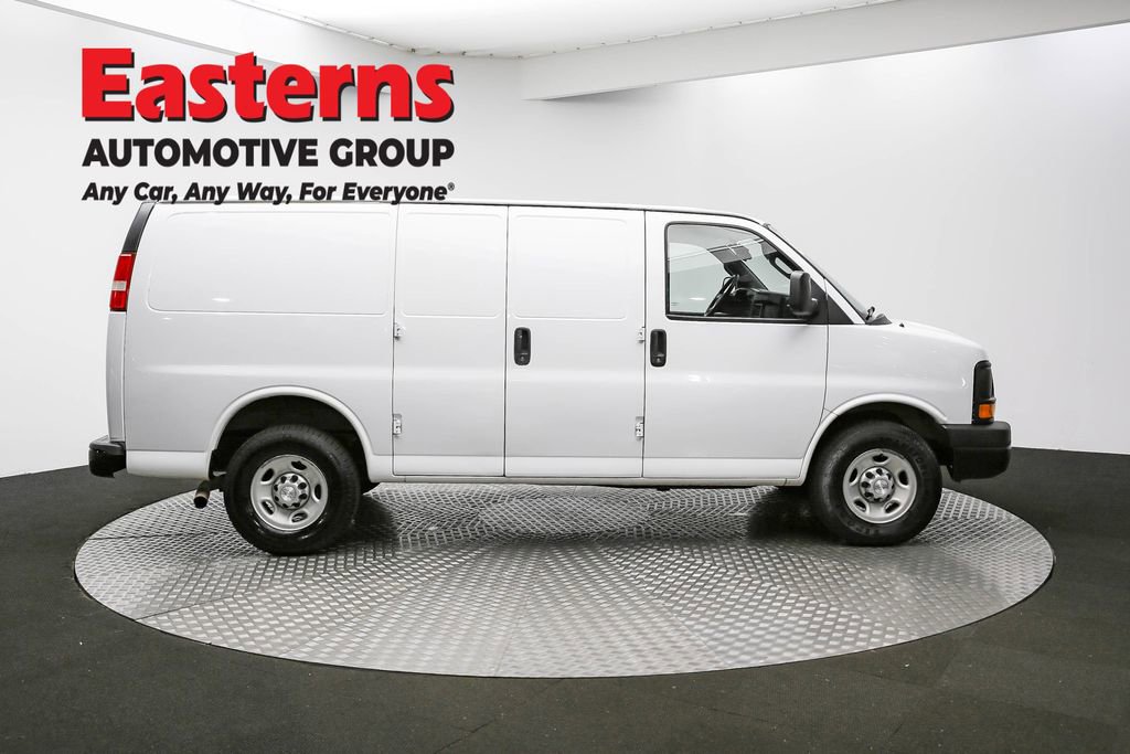Used 2017 Chevrolet Express 2500 image 4