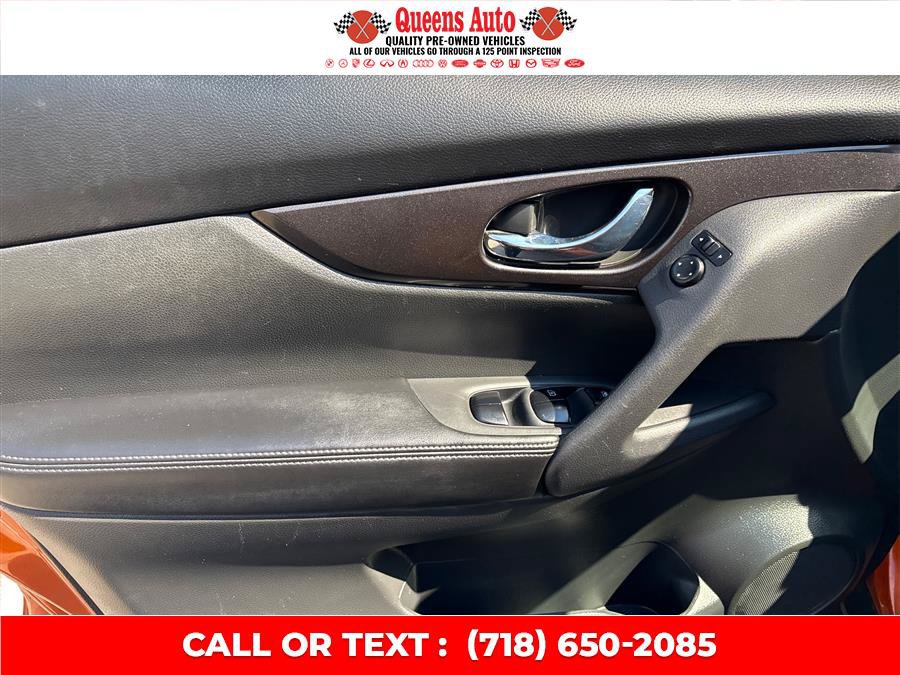 Used 2018 Nissan Rogue SV AWD/4WD image 22