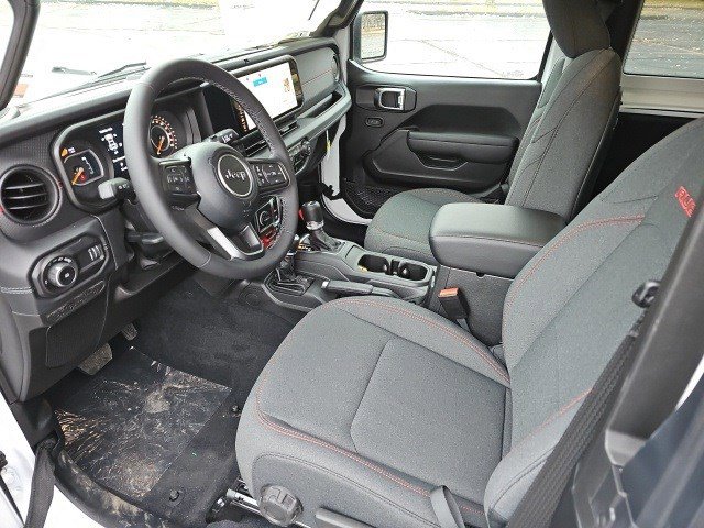 New 2026 Jeep Wrangler Rubicon w/ Technology Group image 17