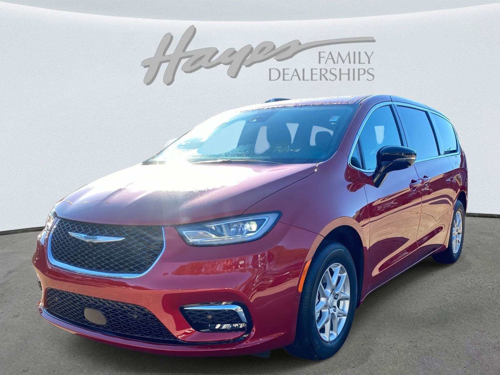 New 2026 Chrysler Pacifica Select image 6