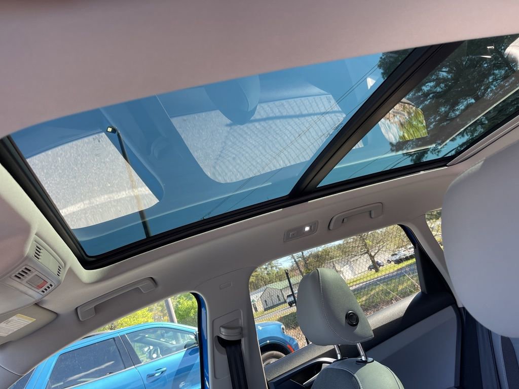 Used 2024 Volkswagen Taos SE image 19