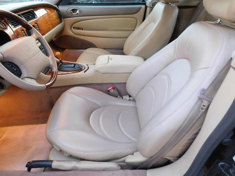Used 2002 Jaguar XK8 Convertible RWD image 16