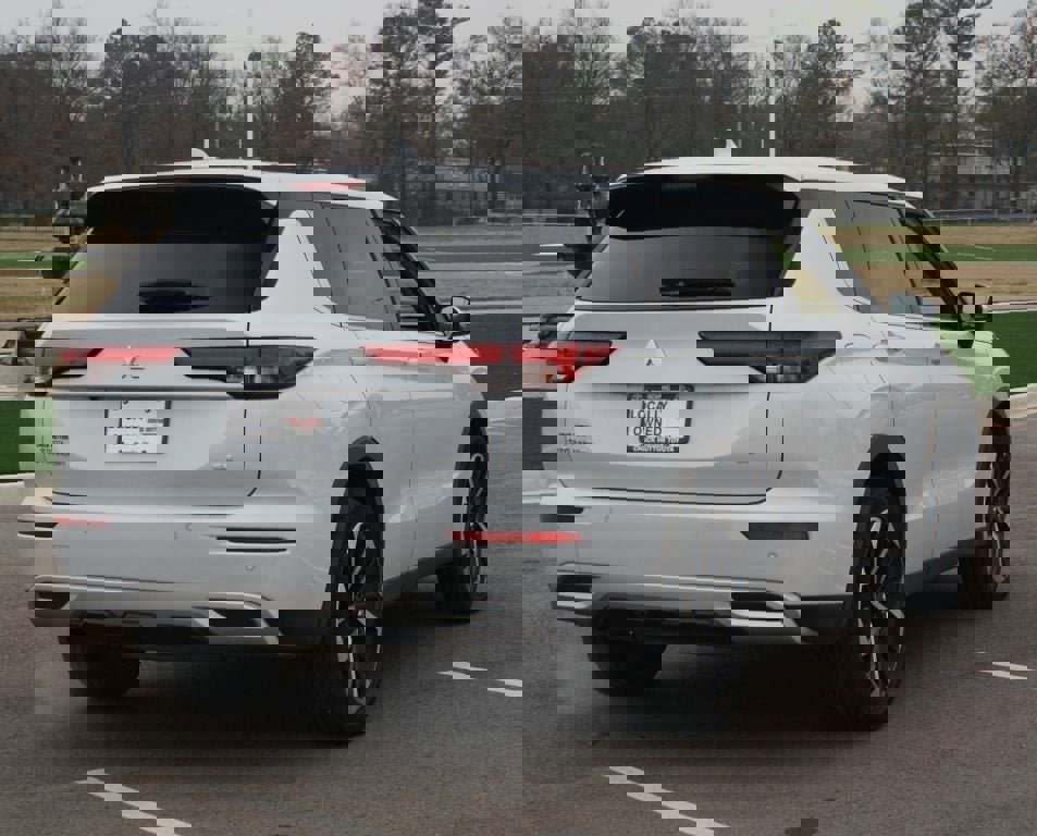 Used 2024 Mitsubishi Outlander SE image 21