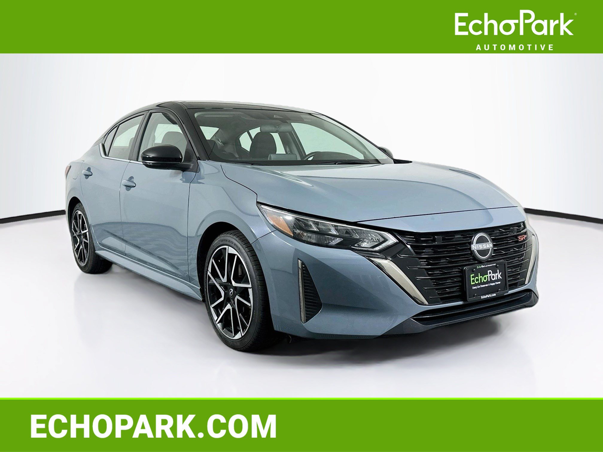Used 2025 Nissan Sentra SR FWD image 1