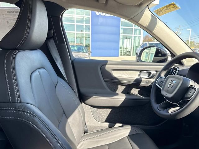 New 2026 Volvo XC40 B5 Core image 13