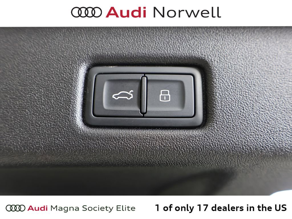 Used 2025 Audi Q5 2.0T Premium w/ Convenience Package image 17