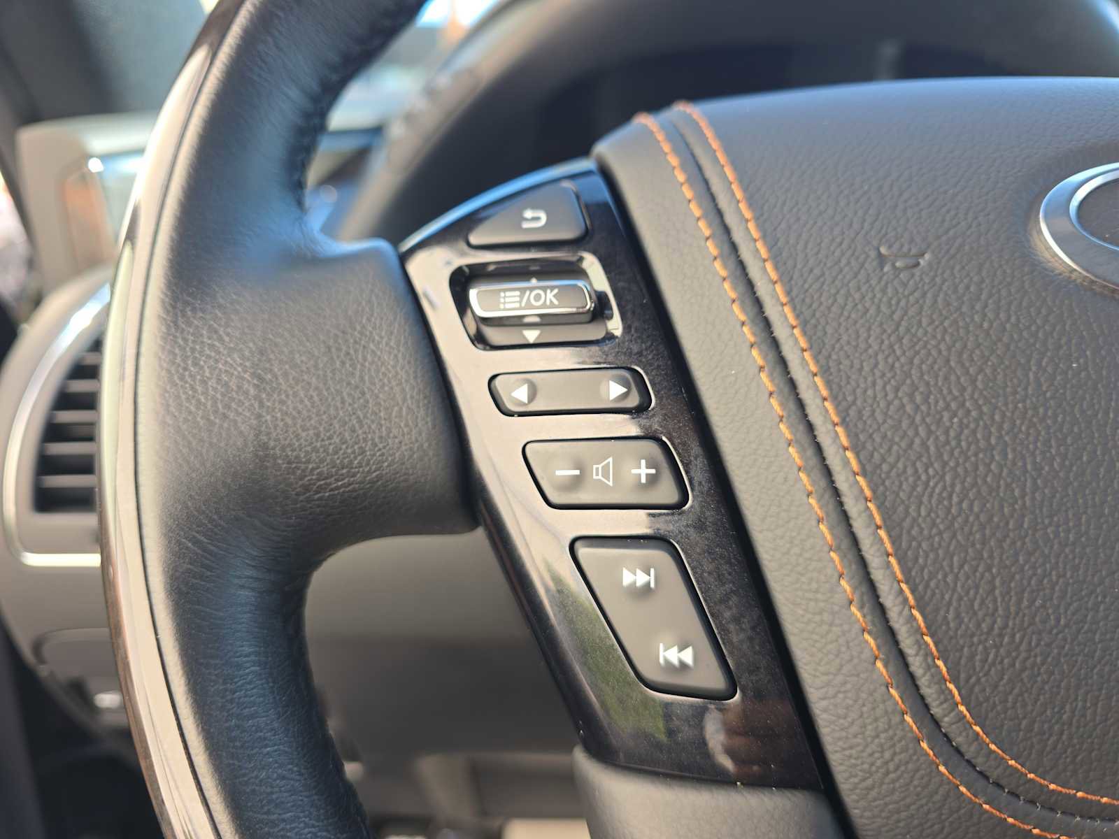 Used 2024 INFINITI QX80 Sensory w/ Cargo Package image 26