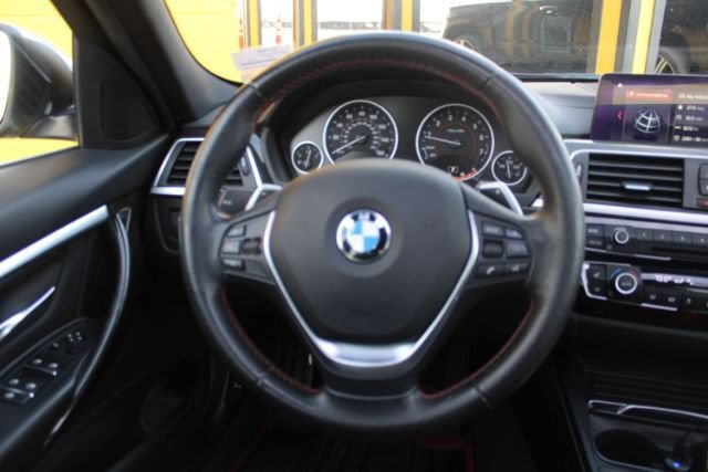 Used 2018 BMW 330i Sedan w/ Convenience Package RWD image 13