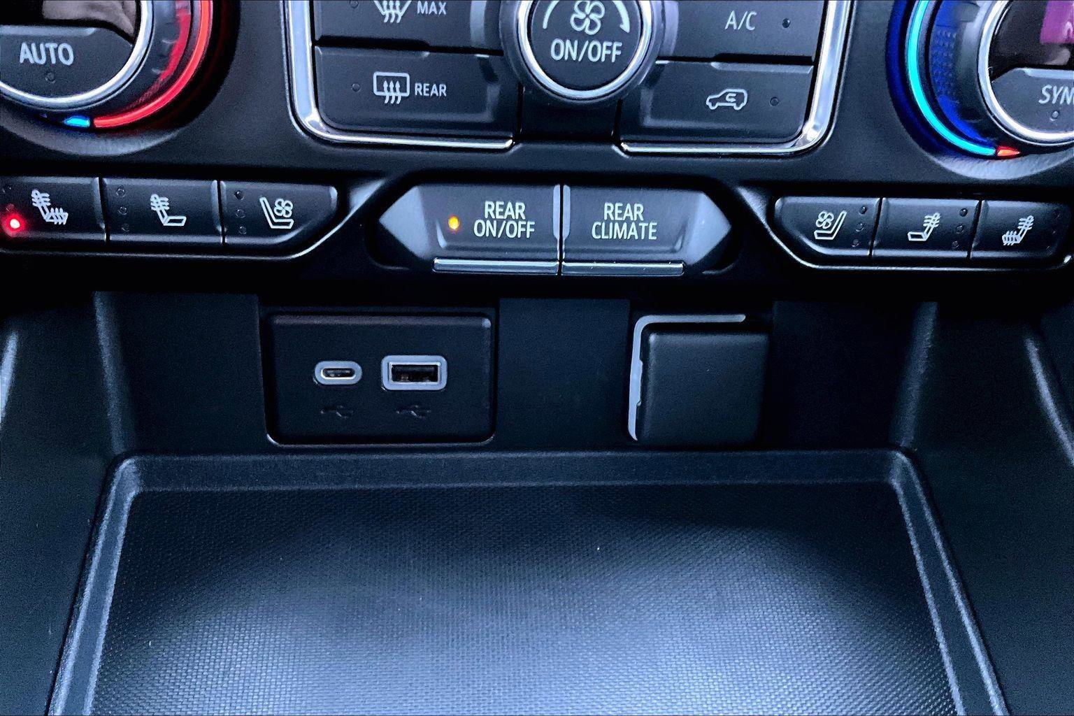 Used 2021 Chevrolet Tahoe High Country image 34