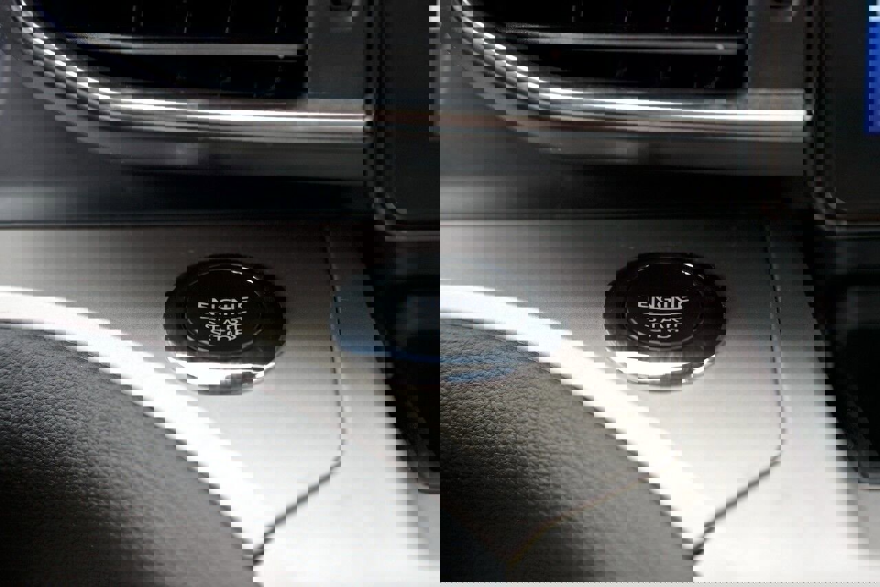 Used 2023 Ford Explorer XLT w/ Equipment Group 202A image 29