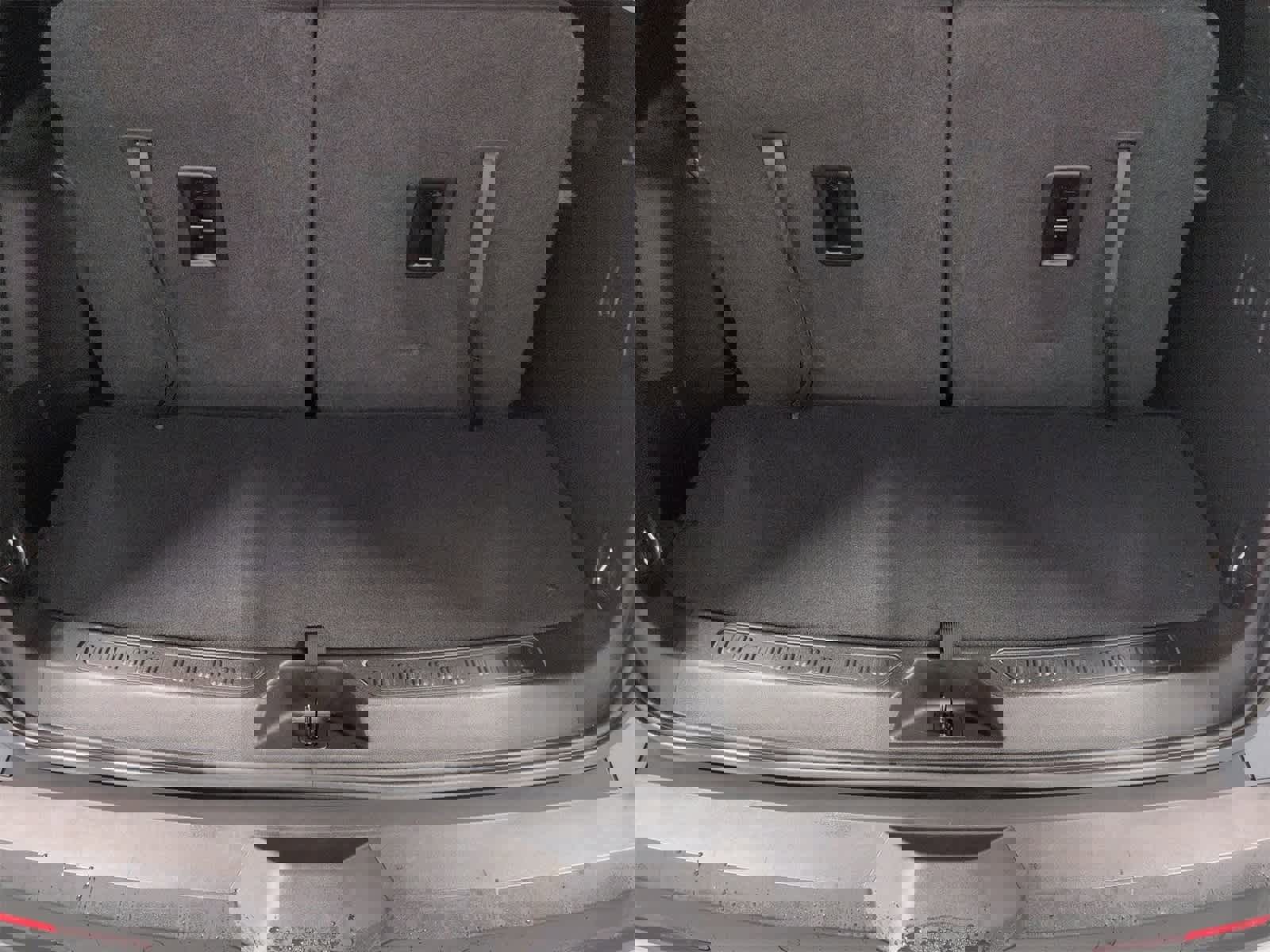 Used 2020 GMC Acadia SLE image 37