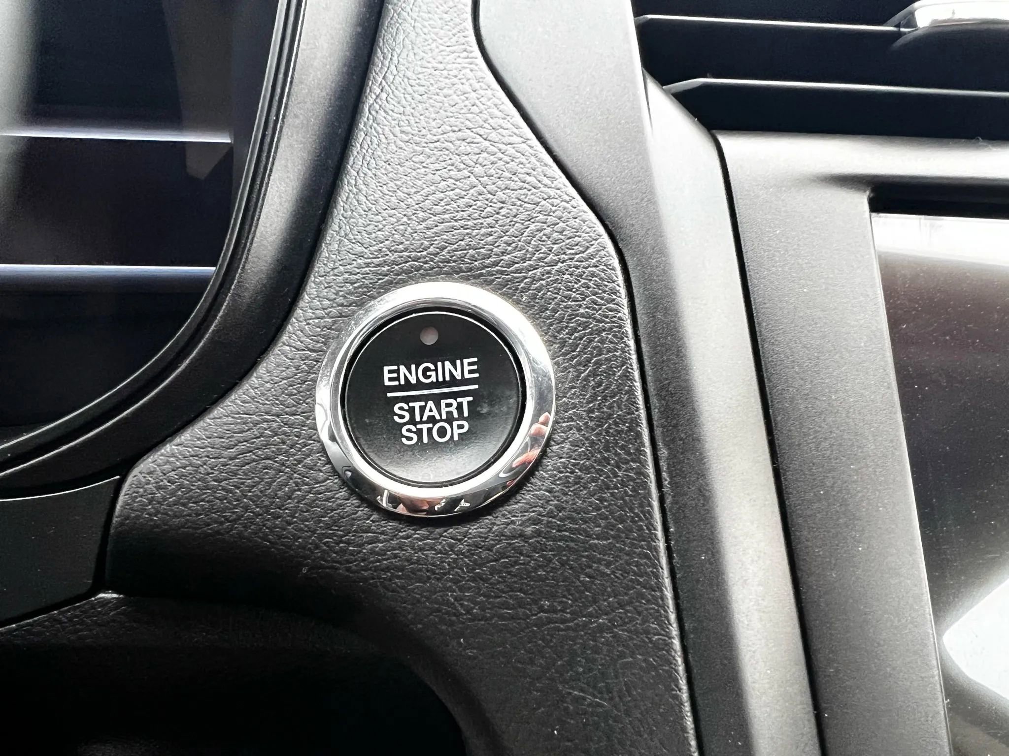 Used 2018 Ford Fusion SE w/ Equipment Group 201A image 38