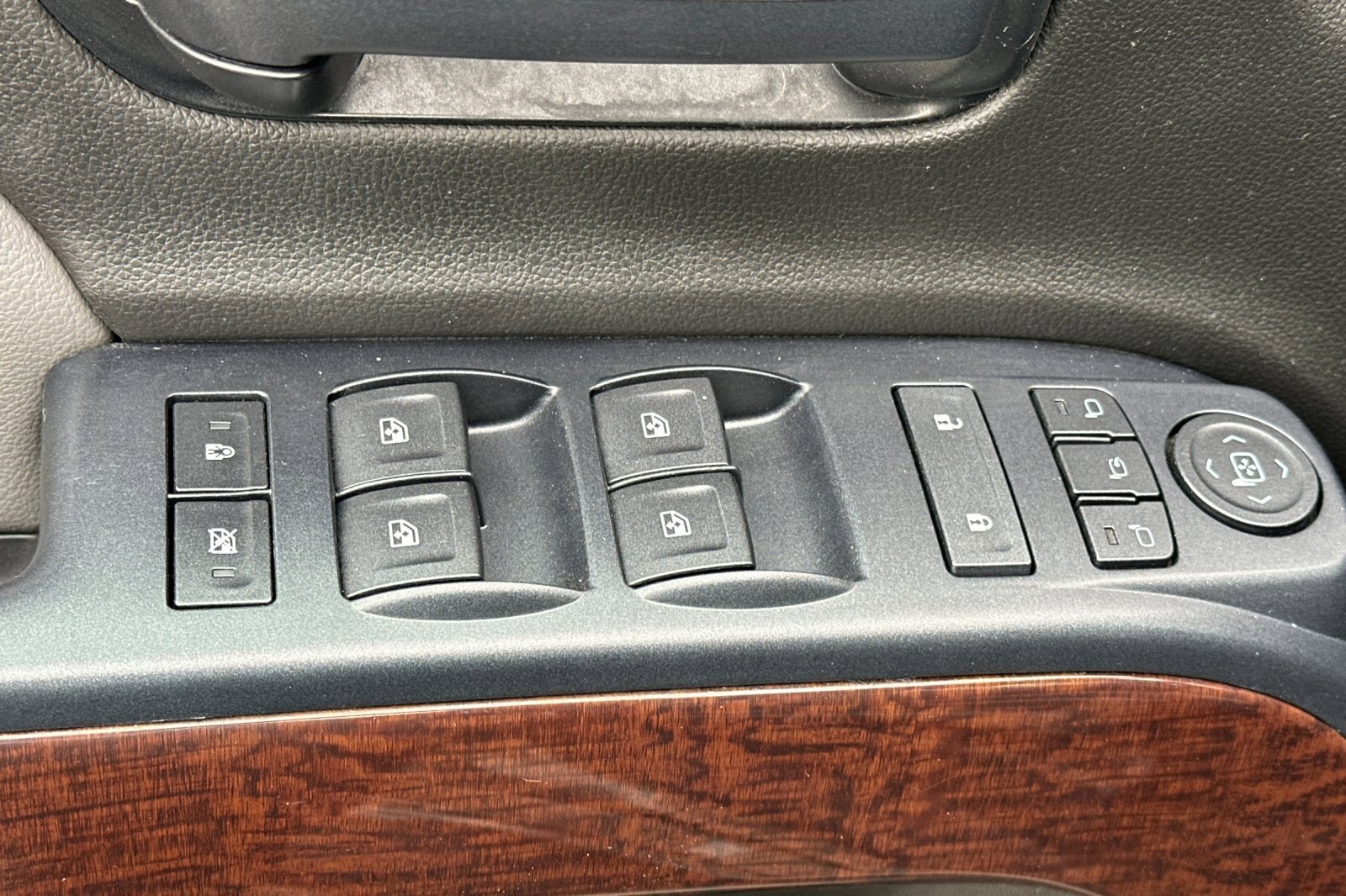 Used 2014 GMC Sierra 1500 SLT w/ SLT Crew Cab Value Package image 11