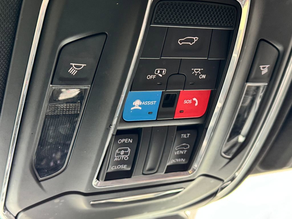 Used 2024 Jeep Grand Cherokee Altitude image 25